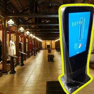 Standee điện tử phù hợp không gian bảo tàng khu trưng bày sang trọng, showroom giới thiệu